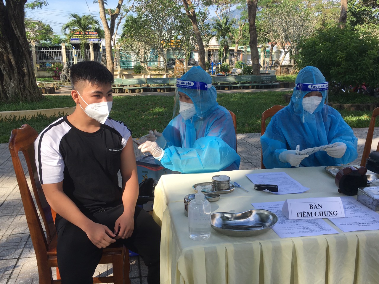 Huyện Dương Minh Châu tiêm vaccxin phòng Covid-19 cho học sinh